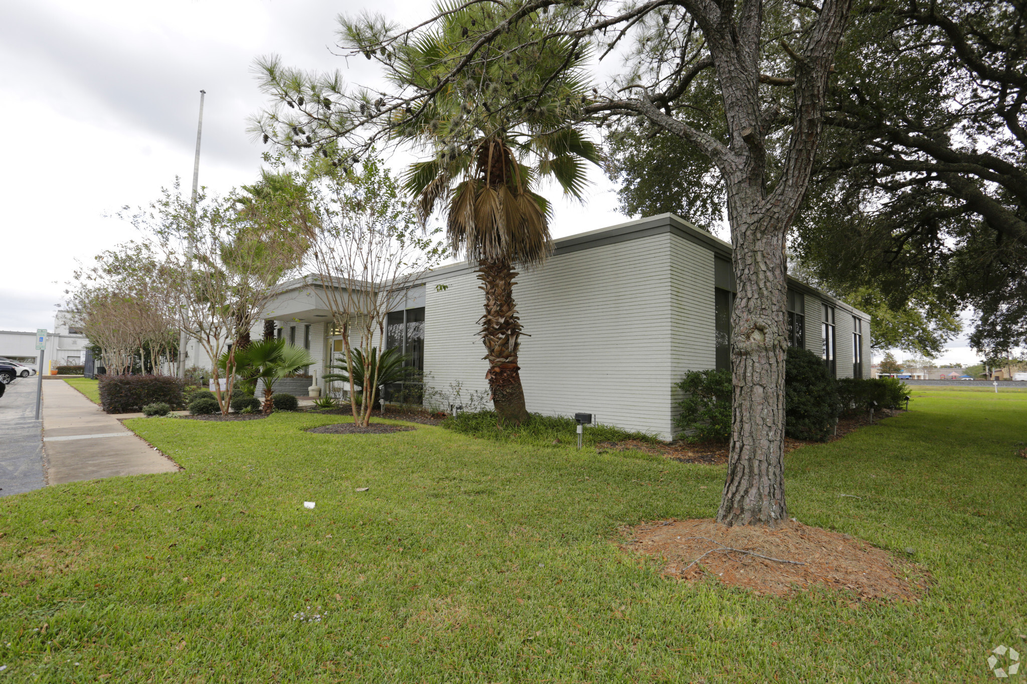 104 Industrial Blvd, Sugar Land, TX for lease Building Photo- Image 1 of 3