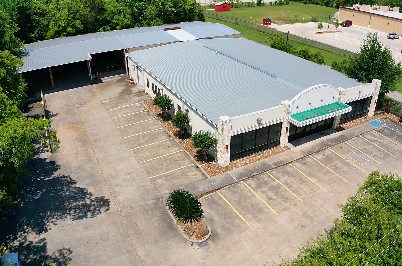 210 Brand Ln, Stafford, TX for lease Primary Photo- Image 1 of 22