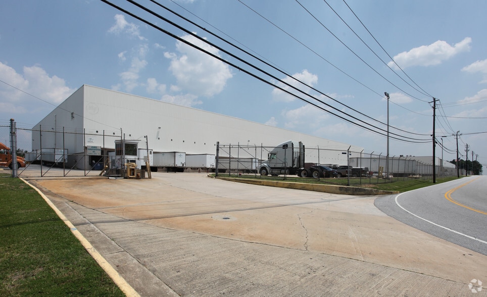 5300 Kennedy Rd, Forest Park, GA for sale - Primary Photo - Image 1 of 1