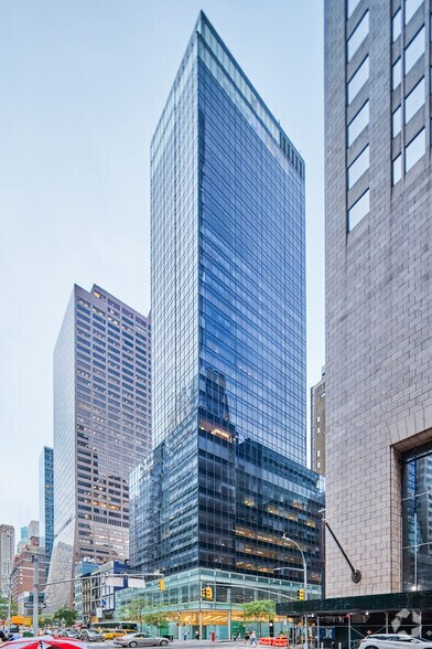 540 Madison Ave, New York, NY for lease - Primary Photo - Image 3 of 45