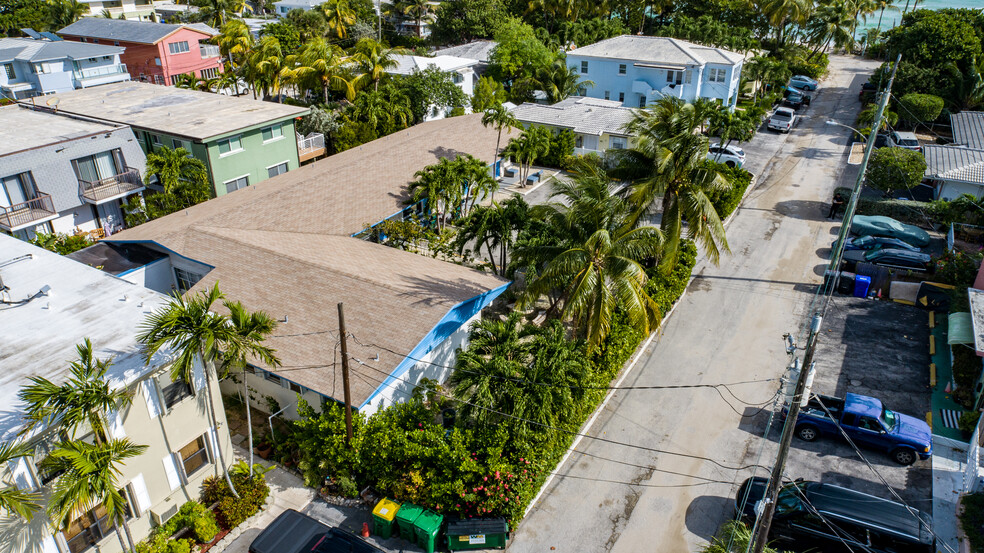 333 Palm St, Hollywood, FL for sale - Building Photo - Image 3 of 45