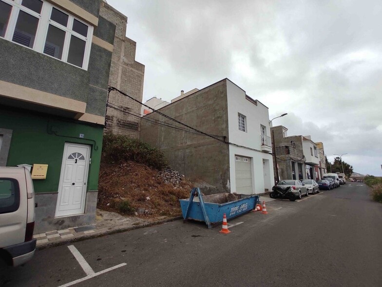 Calle Alhucemas, 69, Arucas, Las Palmas for sale - Building Photo - Image 3 of 12