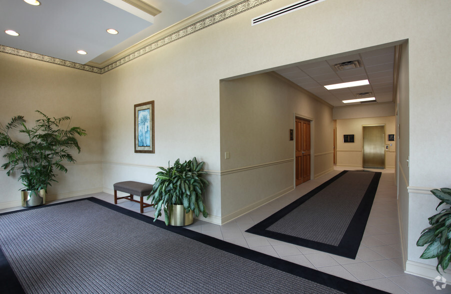 475 West Town Pl, Saint Augustine, FL for lease - Lobby - Image 3 of 13