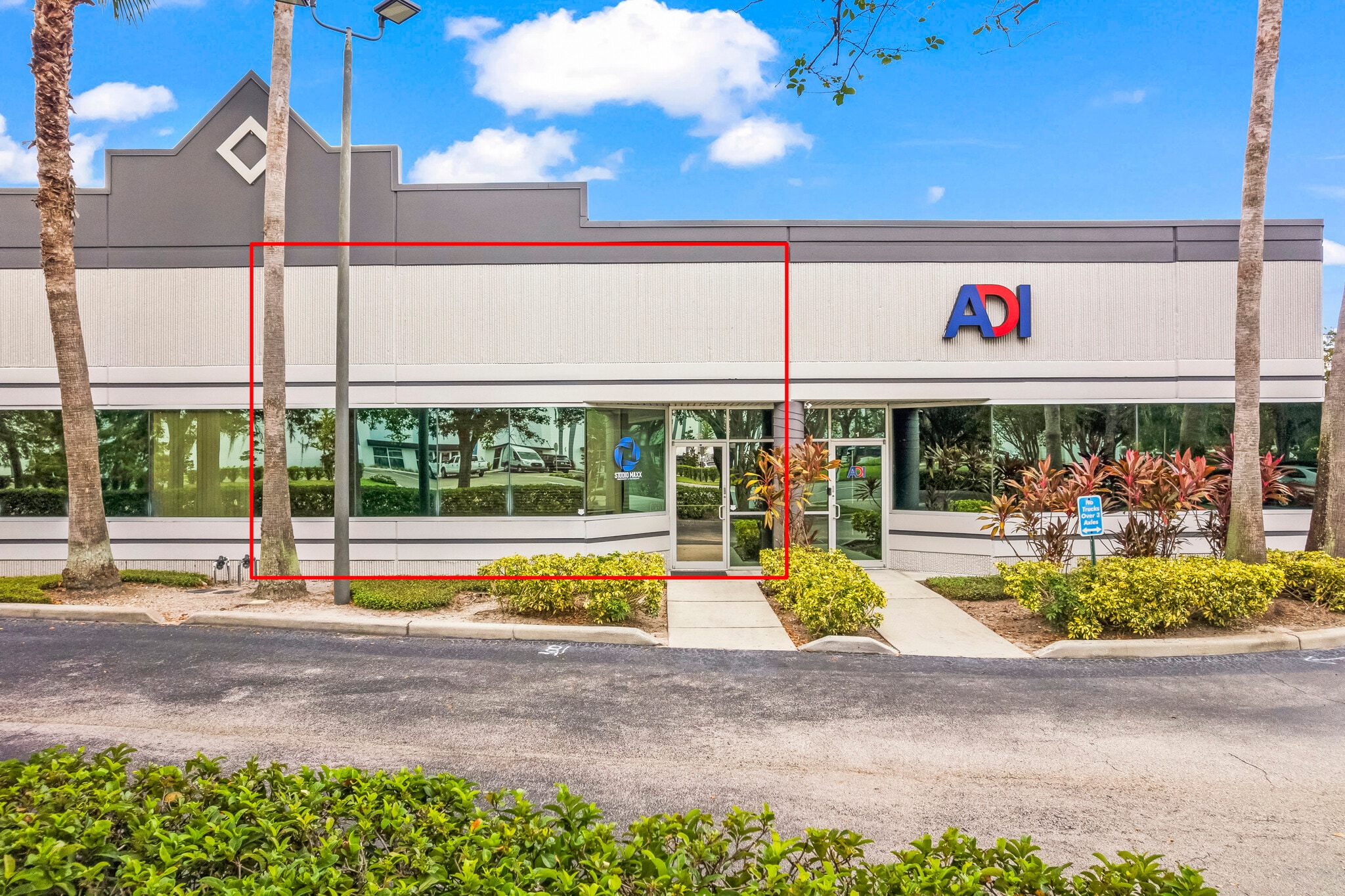 7901 Kingspointe Pky, Orlando, FL for lease Building Photo- Image 1 of 22