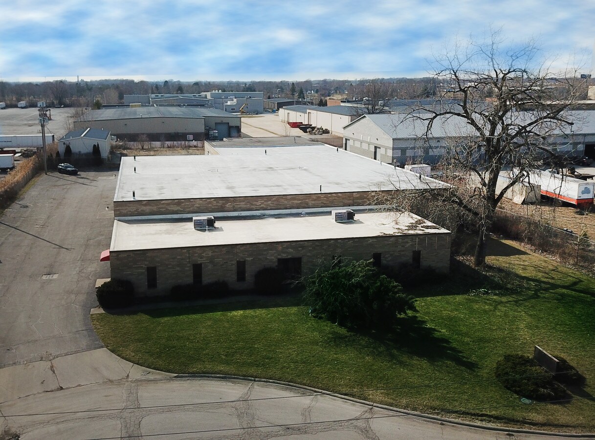 5350 W 137th St, Brook Park, OH 44142