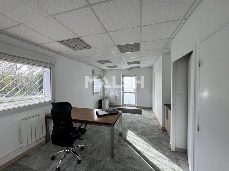 Office in Andrézieux-Bouthéon for lease - Interior Photo - Image 2 of 4