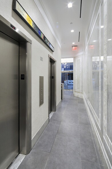 12 W 27th St, New York, NY for lease - Lobby - Image 3 of 7