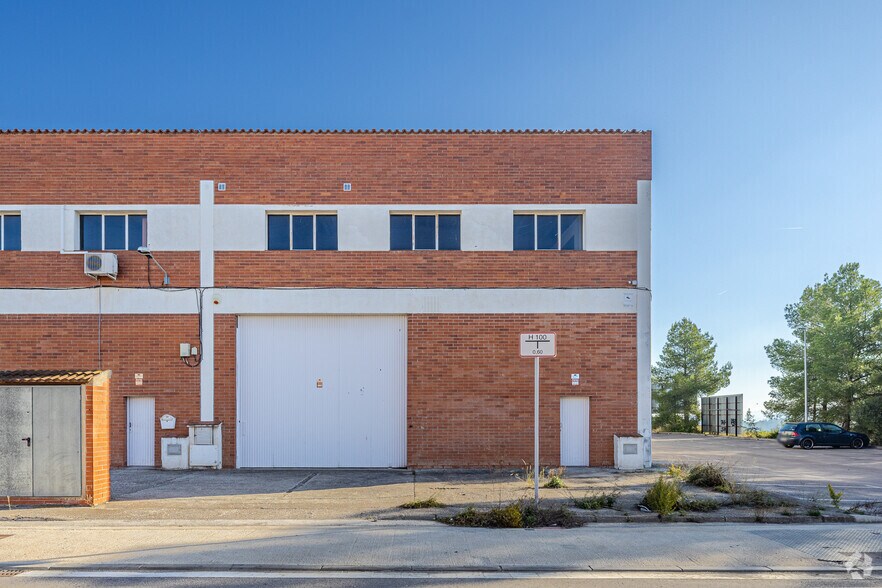 16 Carrer Marie Curie, Sant Esteve Sesrovires, Barcelona for sale - Building Photo - Image 2 of 4