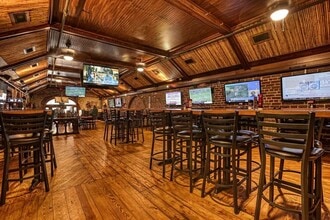 219-230 W River St, Savannah, GA for lease Interior Photo- Image 2 of 12