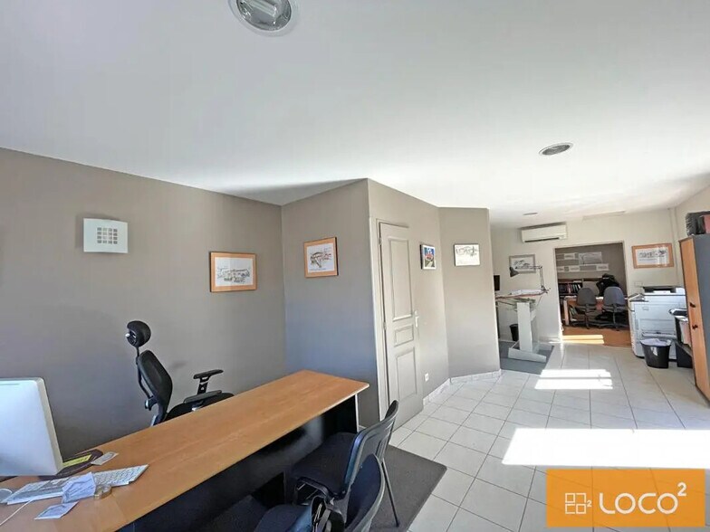 16 Bis Avenue De Fronton, Saint-Alban for lease - Interior Photo - Image 3 of 5