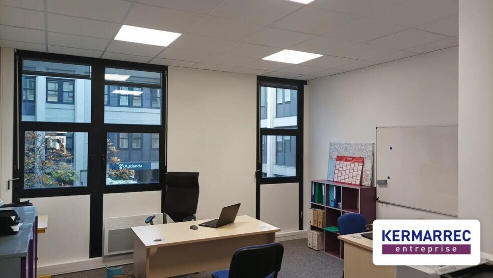 Office in Nantes for lease - Building Photo - Image 1 of 9