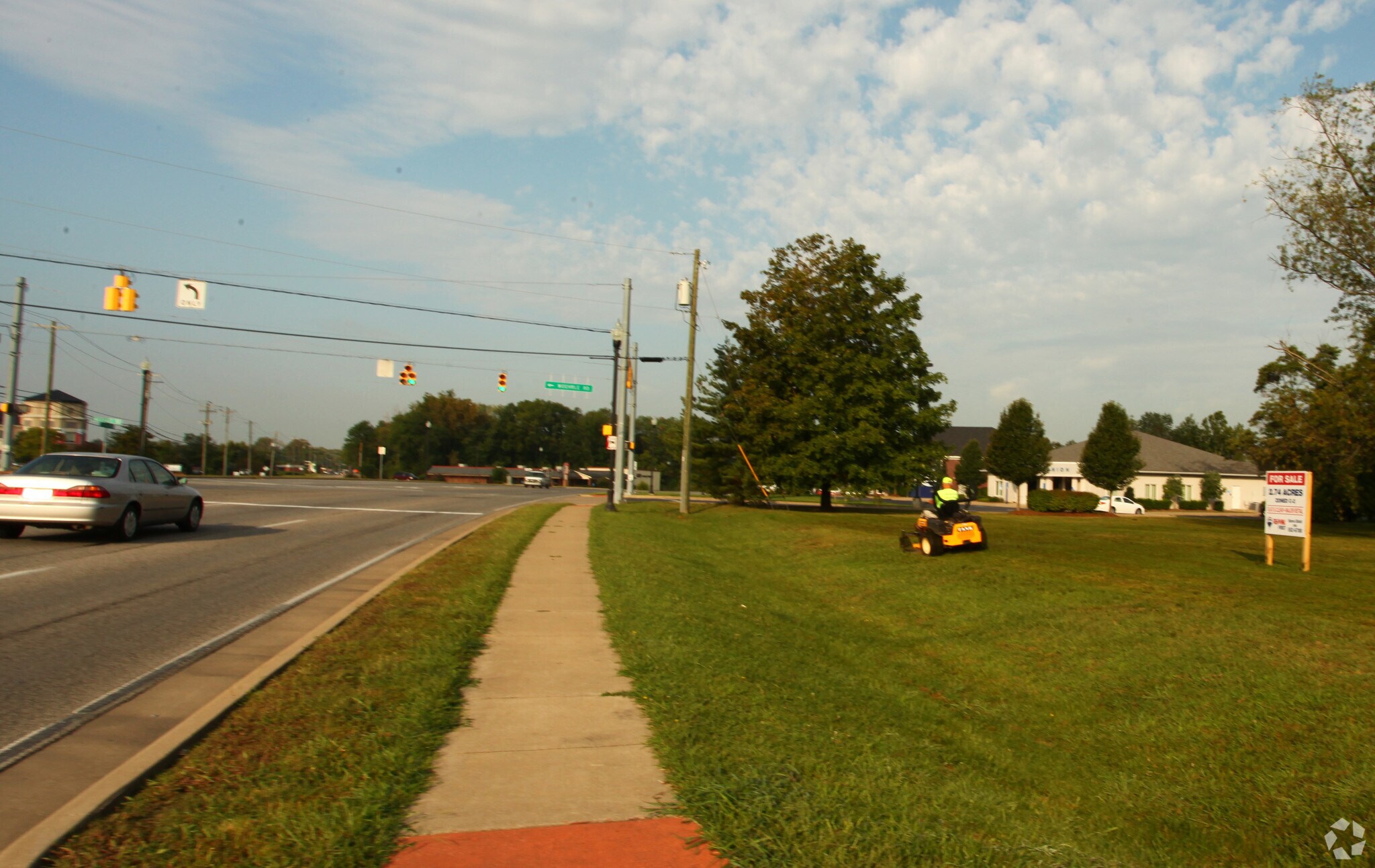 Charlestown Veterans Pky, Jeffersonville, IN for sale Primary Photo- Image 1 of 1