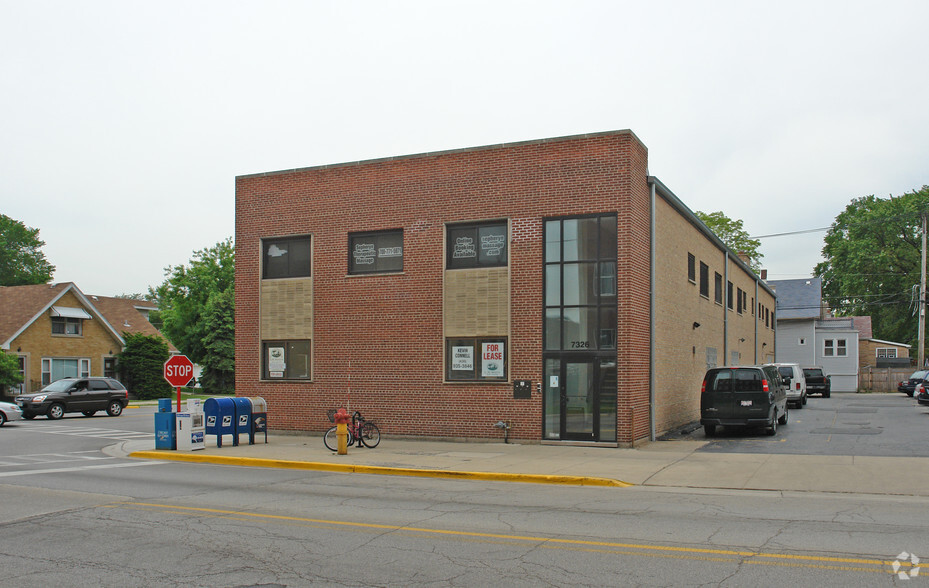 801 Circle Ave, Forest Park, IL for lease - Building Photo - Image 2 of 3