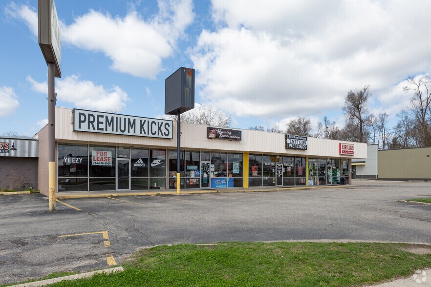 3525 Plainfield Ave NE, Grand Rapids, MI for sale - Primary Photo - Image 1 of 1