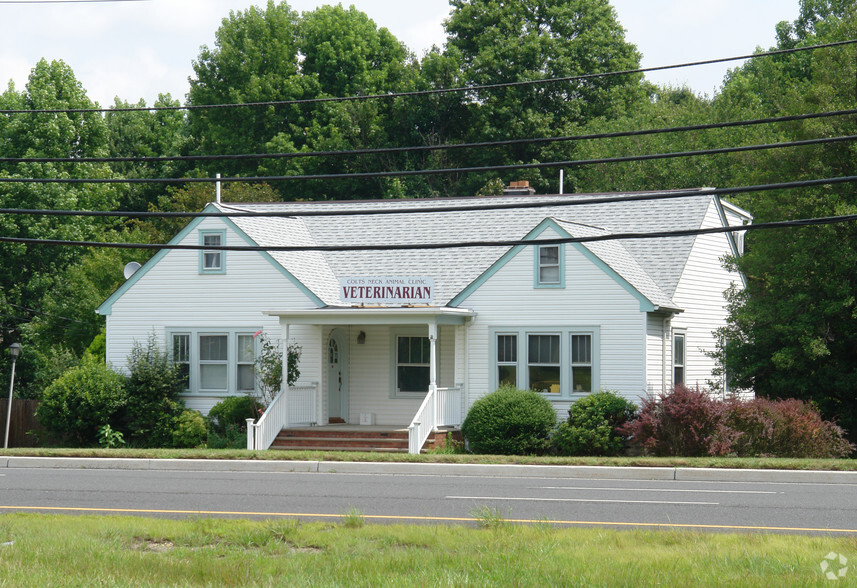 261 Rt 34, Colts Neck, NJ for sale - Primary Photo - Image 1 of 42