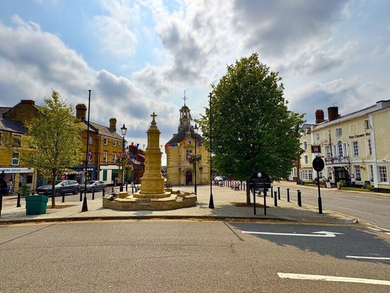 Market Pl, Brackley for lease - Building Photo - Image 3 of 8