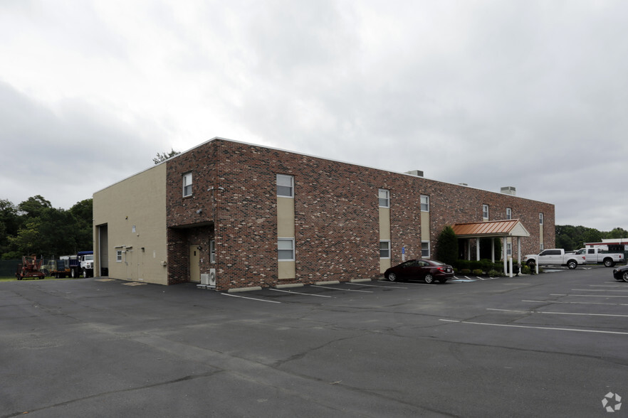 1380 S Pennsylvania Ave, Morrisville, PA for lease - Building Photo - Image 1 of 5