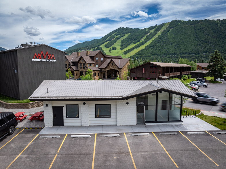 490 W Broadway Ave, Jackson Hole, WY for lease - Building Photo - Image 3 of 17