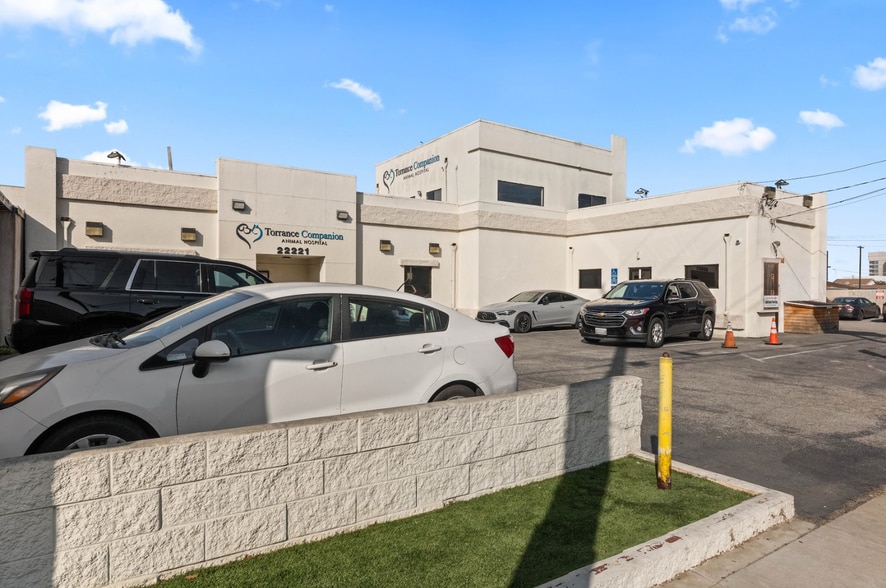 22221 S Vermont Ave, Torrance, CA for sale - Building Photo - Image 2 of 9