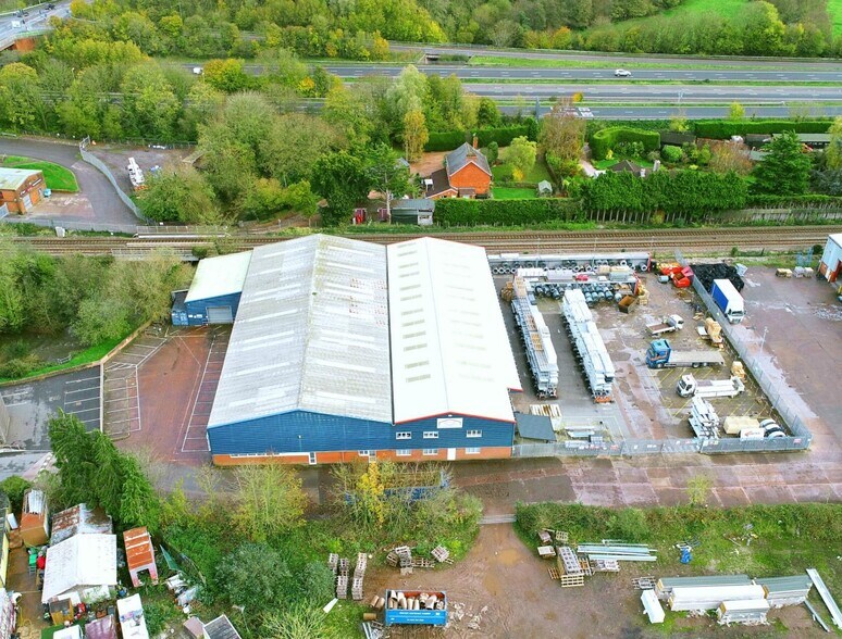 Longbridge Meadow, Cullompton for lease - Primary Photo - Image 1 of 2