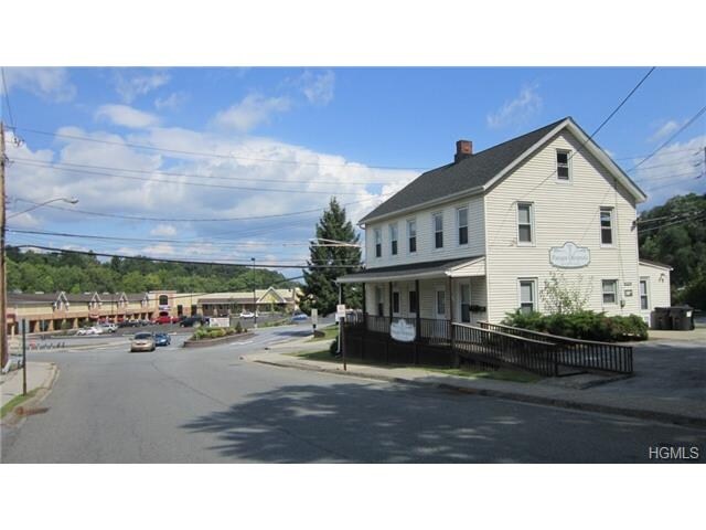 70 Oak St, Walden, NY for sale - Primary Photo - Image 1 of 1