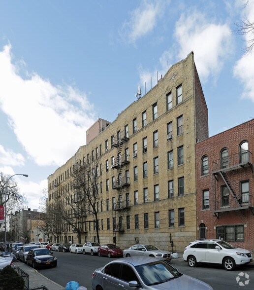 91 E 208th St, Bronx, NY 10467