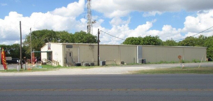 1629 N Magnolia St, Luling, TX for sale Building Photo- Image 1 of 1