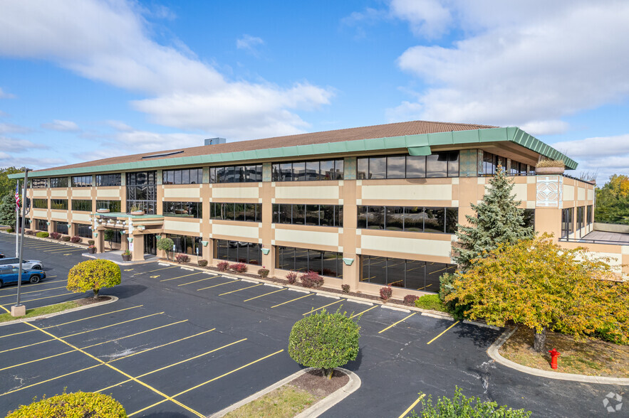 1000 Royce Blvd, Oakbrook Terrace, IL for lease - Building Photo - Image 1 of 12