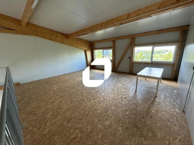 Office in Combs-la-Ville for lease - Building Photo - Image 3 of 14