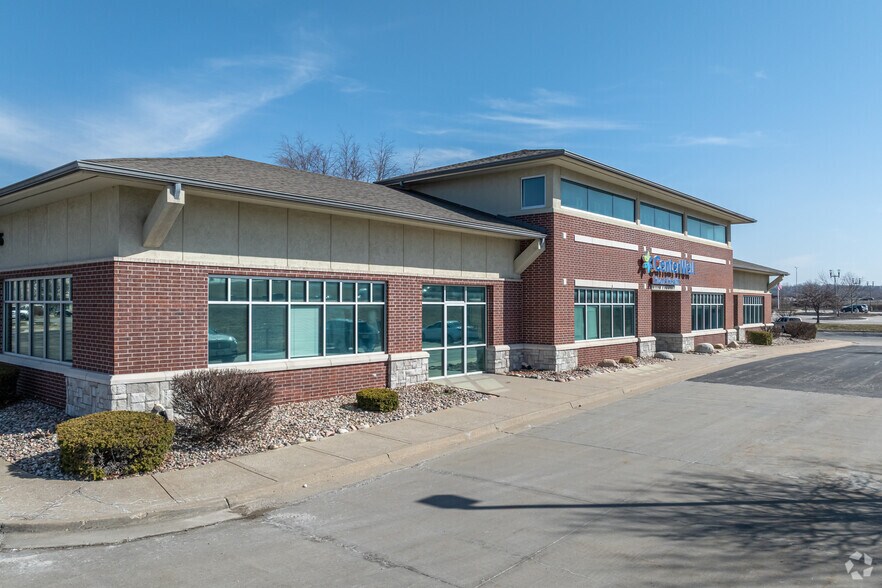 20101 E Jackson Dr, Independence, MO for lease - Primary Photo - Image 1 of 20