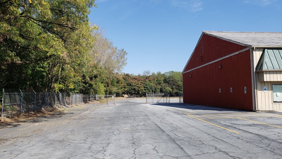 741 E Cumberland St, Lebanon, PA for lease - Building Photo - Image 1 of 6