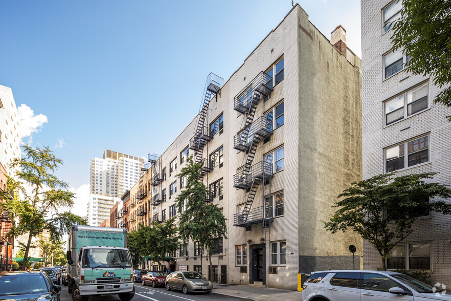 418 E 77th St, New York, NY for sale - Primary Photo - Image 1 of 1