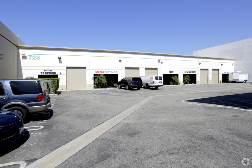 721 S Glasgow Ave, Inglewood, CA for lease - Primary Photo - Image 2 of 2