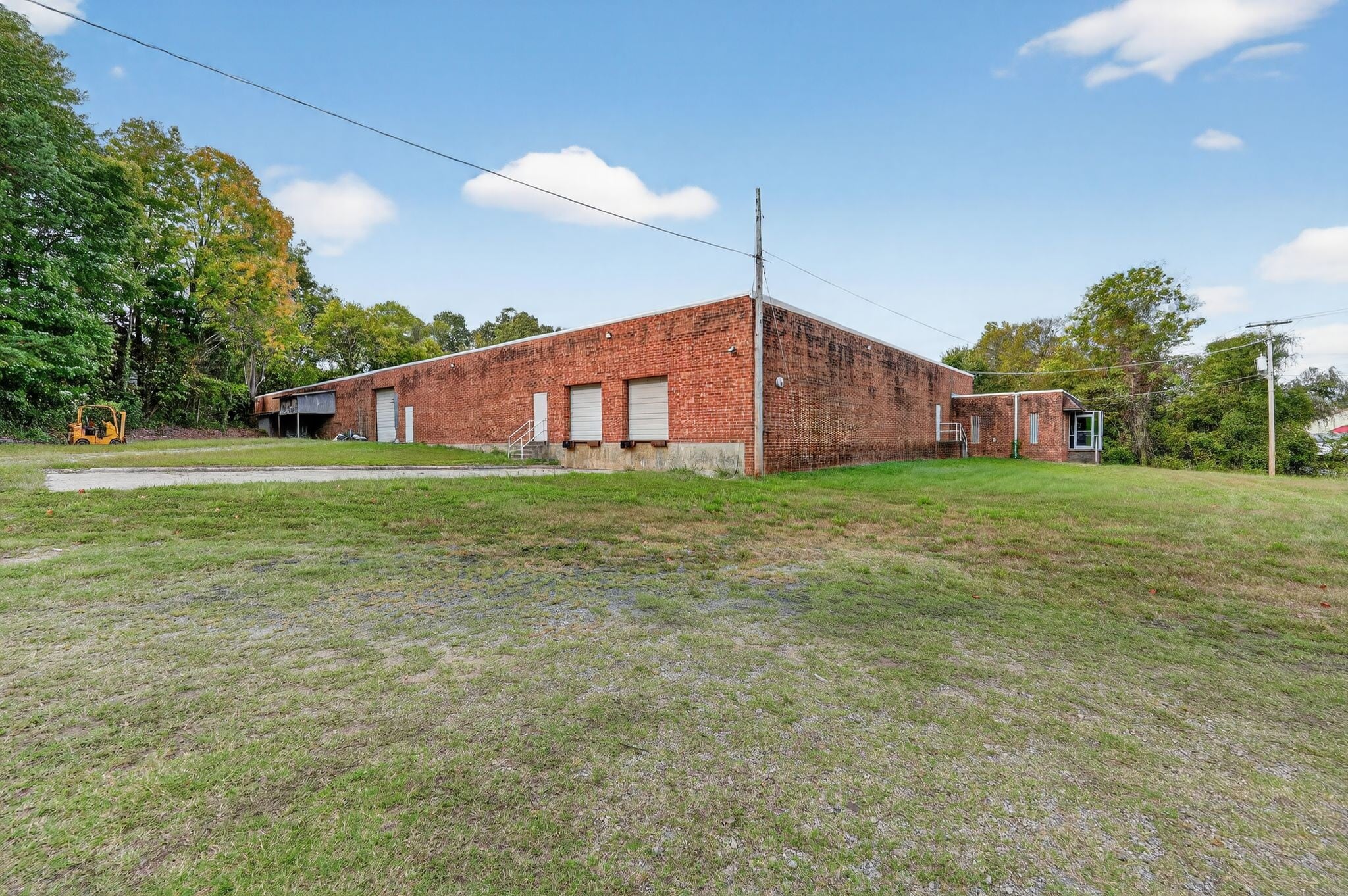 2429 Ashford Cir, High Point, NC for lease Building Photo- Image 1 of 7