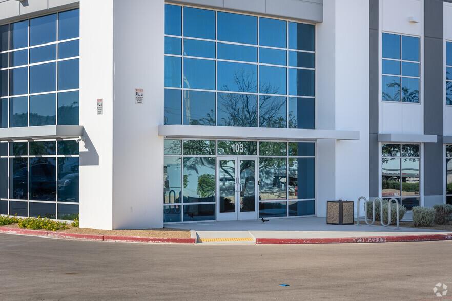 5840 Donovan Way, Las Vegas, NV for lease - Building Photo - Image 3 of 4