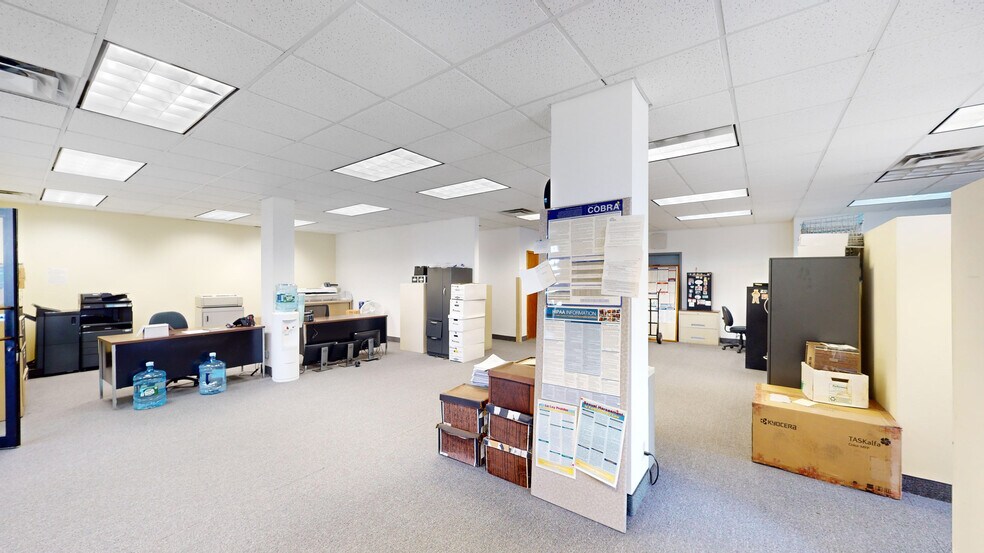 31-21 31st St, Long Island City, NY for lease - Interior Photo - Image 2 of 19