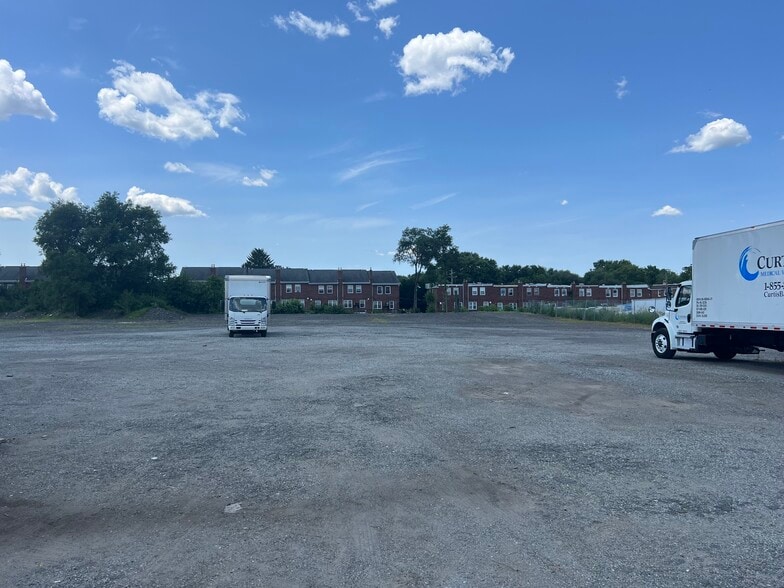 1445 Calcon Hook Rd, Sharon Hill, PA for lease - Building Photo - Image 2 of 13