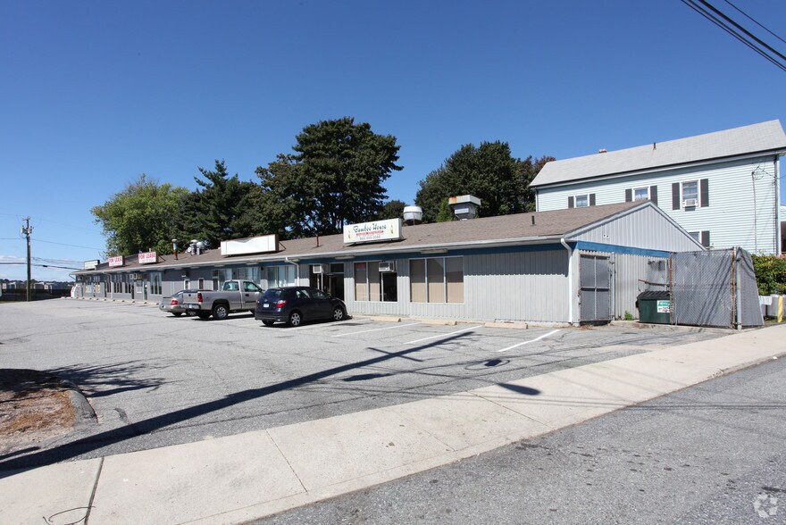 390-398 Eastern Point Rd, Groton, CT for lease - Building Photo - Image 2 of 5