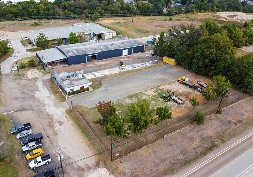 2400 E Erwin St, Tyler, TX for sale - Building Photo - Image 1 of 1