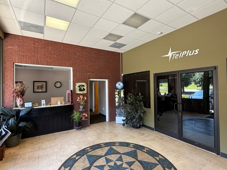 99 Grove Park Ln, Woodstock, GA for sale - Building Photo - Image 3 of 29