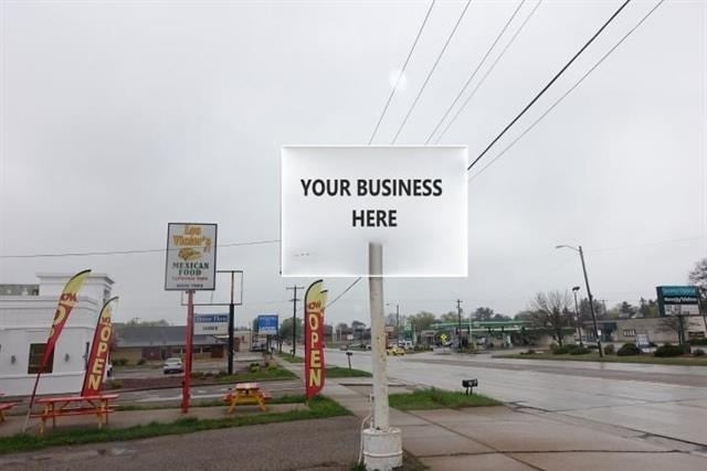 257 Division St, Stevens Point, WI for lease - Building Photo - Image 2 of 5