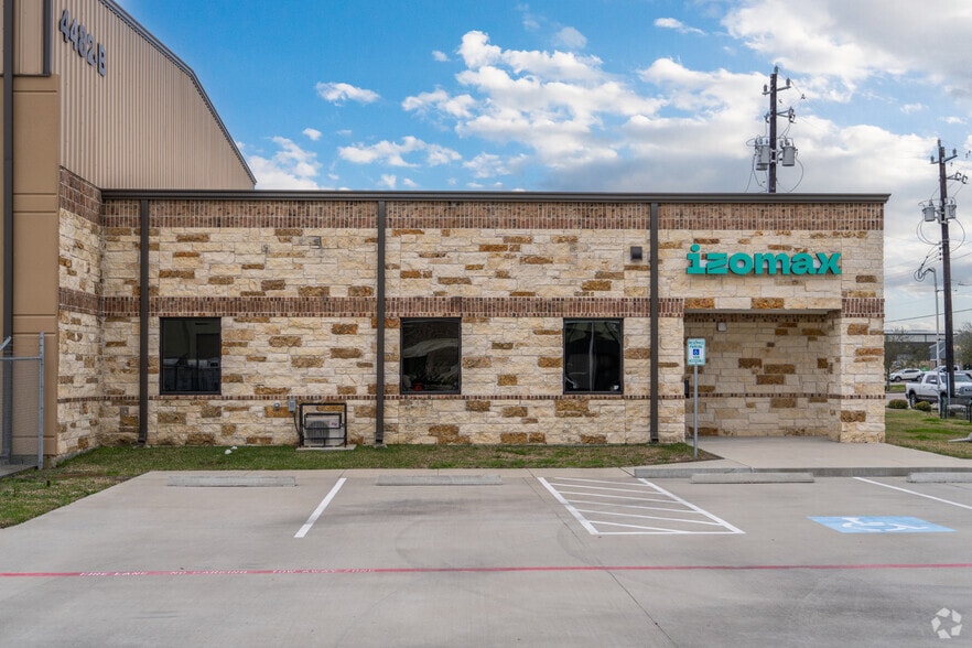 4482 Genoa Red Bluff, Houston, TX for lease - Building Photo - Image 1 of 5