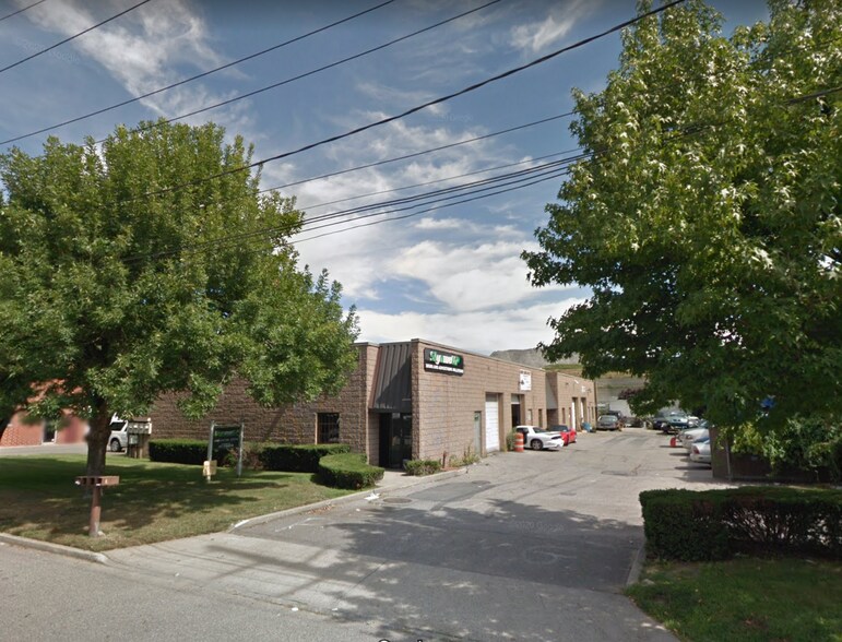 17 Field St, West Babylon, NY for sale - Primary Photo - Image 1 of 1