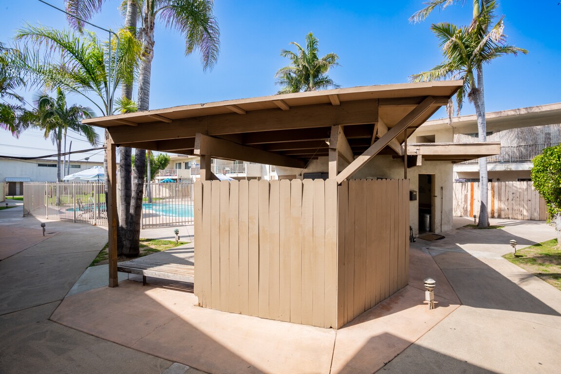 1499 Ridgecrest St, Monterey Park, CA 91754 The Three Lanterns