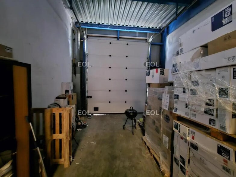 Flex in Vitry-sur-Seine for lease - Interior Photo - Image 3 of 8