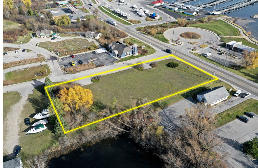 West Bayshore, Traverse City, MI for lease - Building Photo - Image 2 of 9