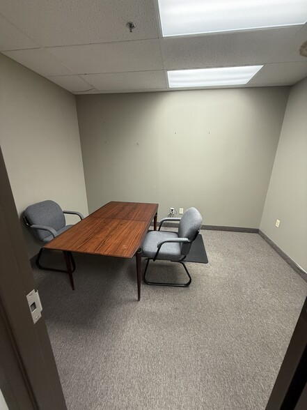 332 E State Route 4, Paramus, NJ for lease - Building Photo - Image 3 of 7