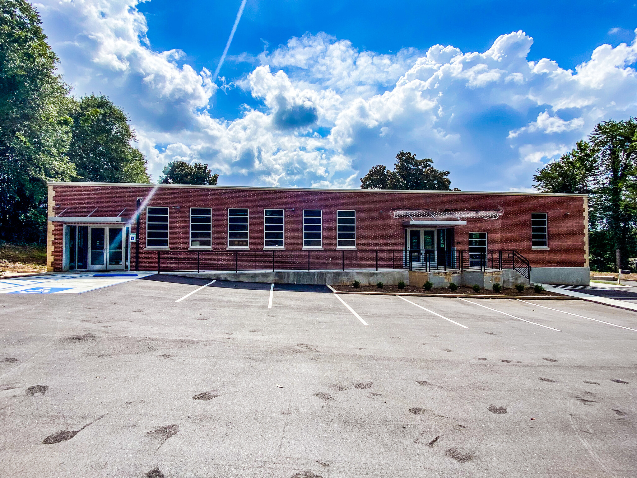 745 Wade Hampton Blvd, Greenville, SC for sale Building Photo- Image 1 of 1