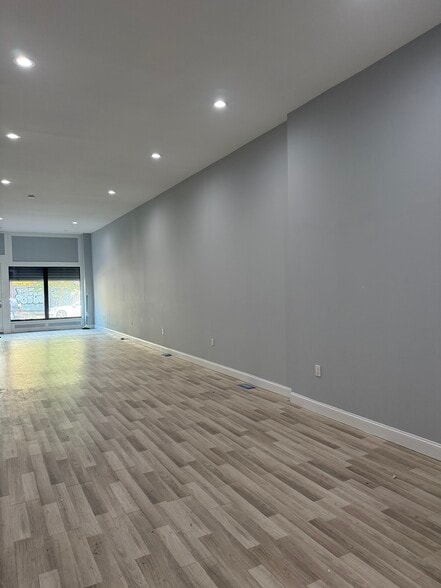 326 N Howard St, Baltimore, MD for lease - Building Photo - Image 3 of 9