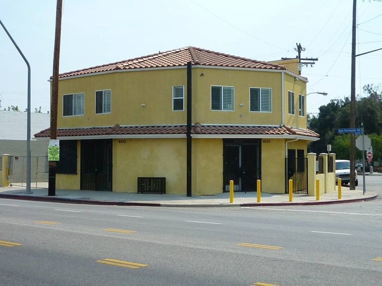 8233-8235 San Fernando Rd, Sun Valley, CA for lease - Building Photo - Image 3 of 17